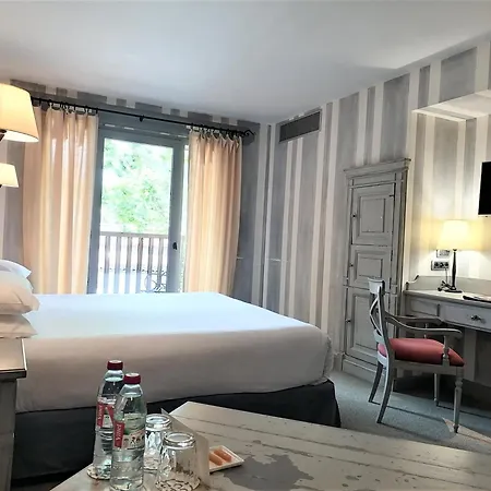 Domaine De Clairefontaine 4*